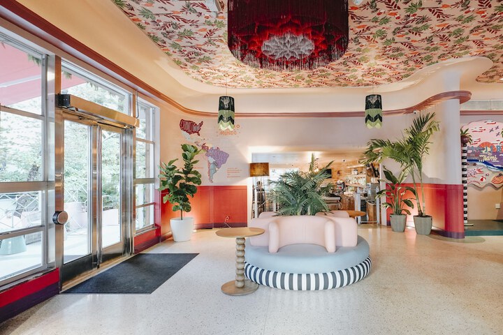 Hotel 2 of 118