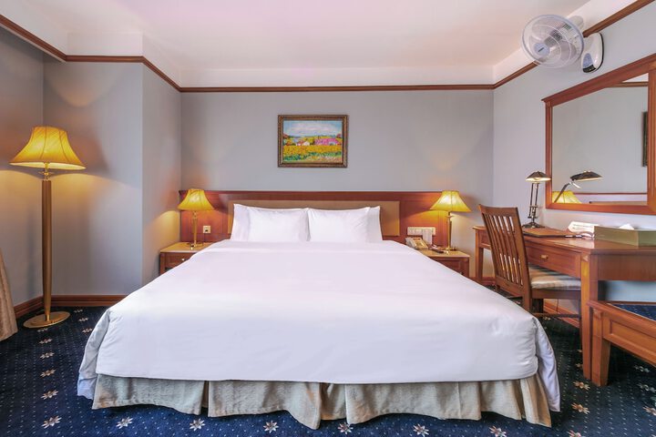 Room 25 of 119