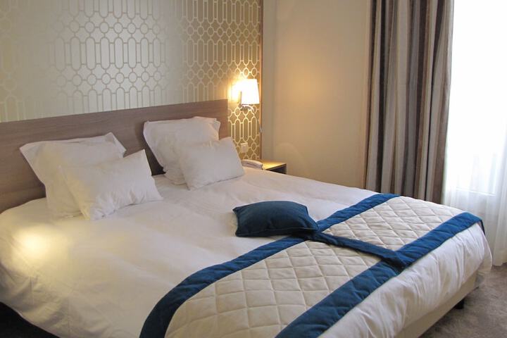 Room 4 of 63