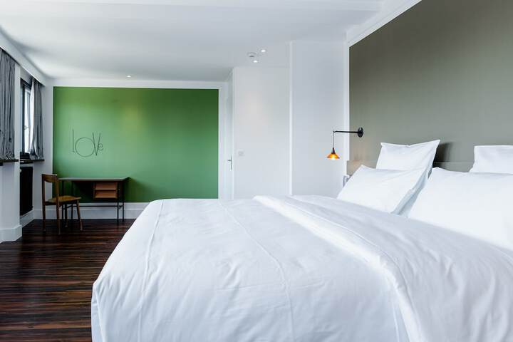 Room 5 of 36