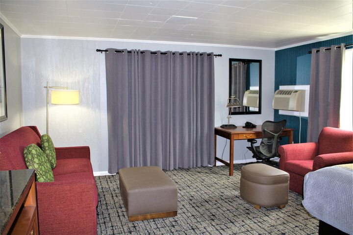 Deluxe Studio Suite (5 of 6)