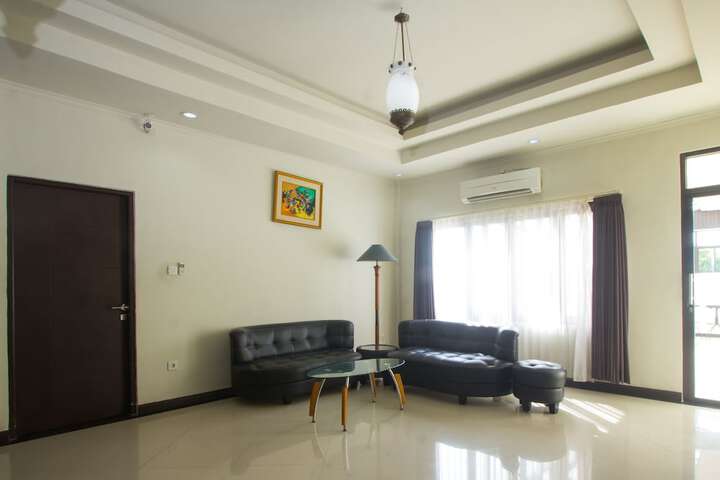 Hotel Interior 7 of 43