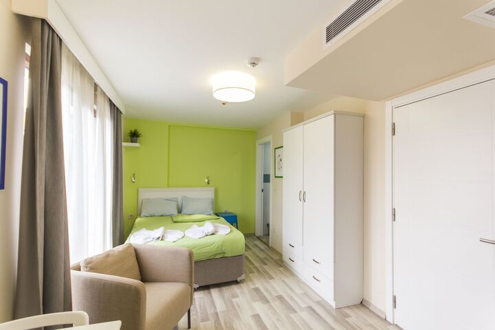 Room 2 of 30