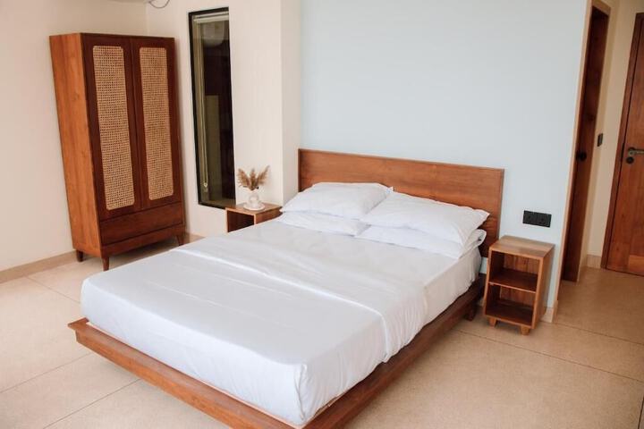 Room 2 of 7