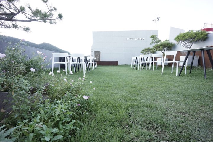 Hotel Exterior 127 of 140