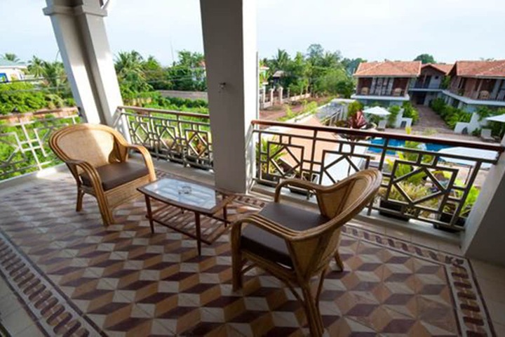 Room 4 of 40