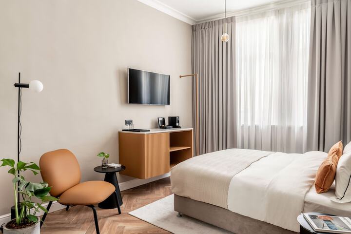Room 15 of 50