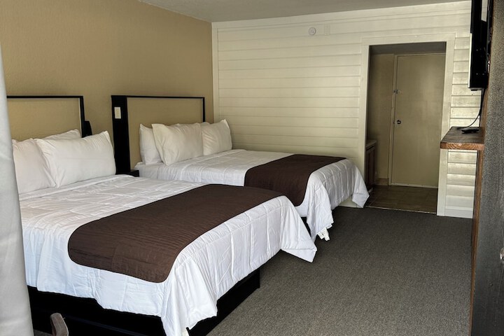 Room 3 of 16