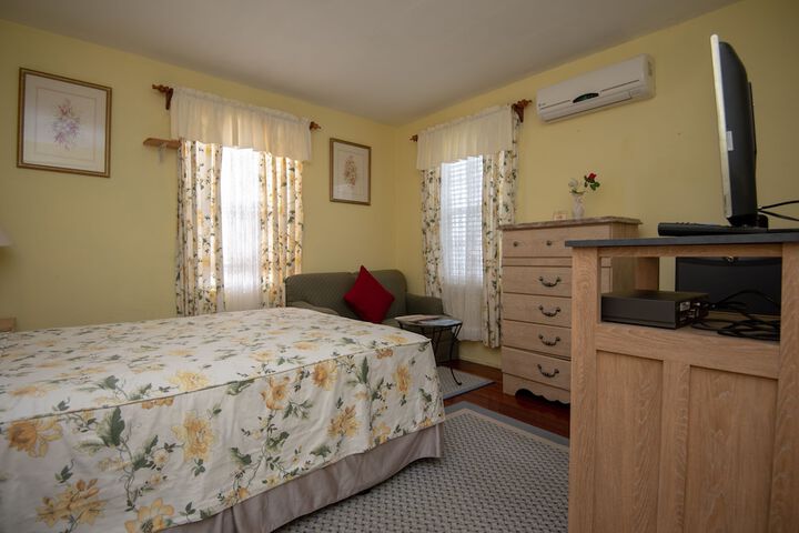 Room 11 of 77