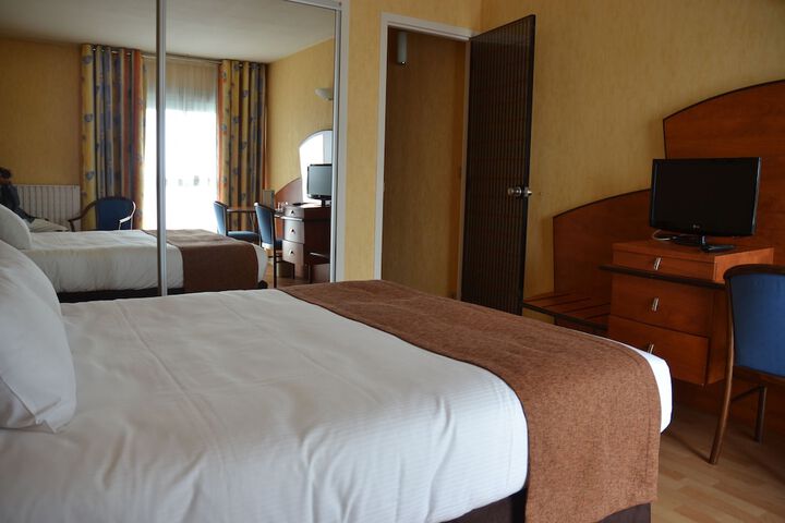 Room 4 of 19