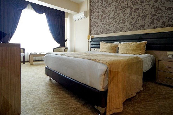 Room 7 of 64