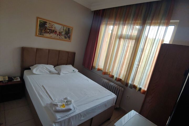 Room 25 of 39