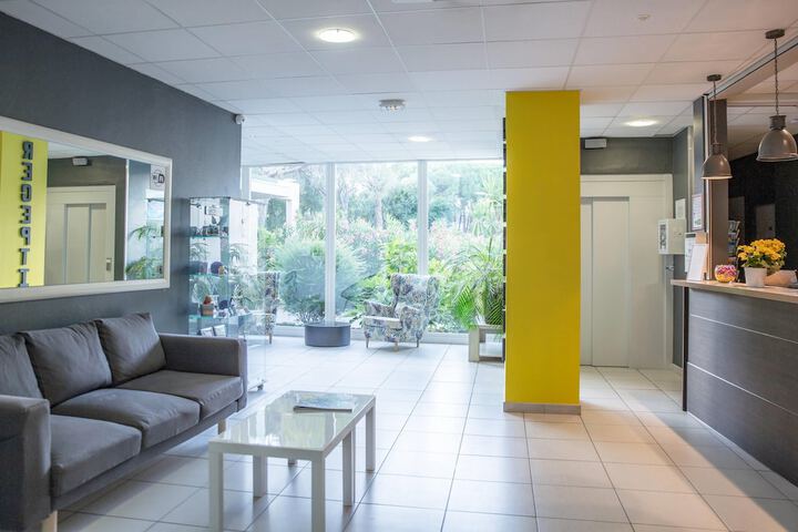 Entrance & Lobby