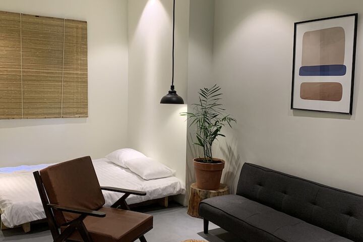 Room 2 of 42