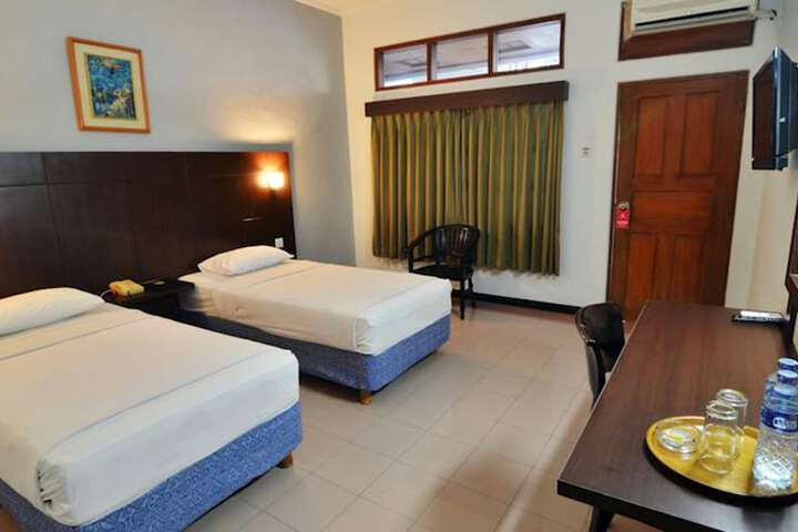 Room 12 of 21