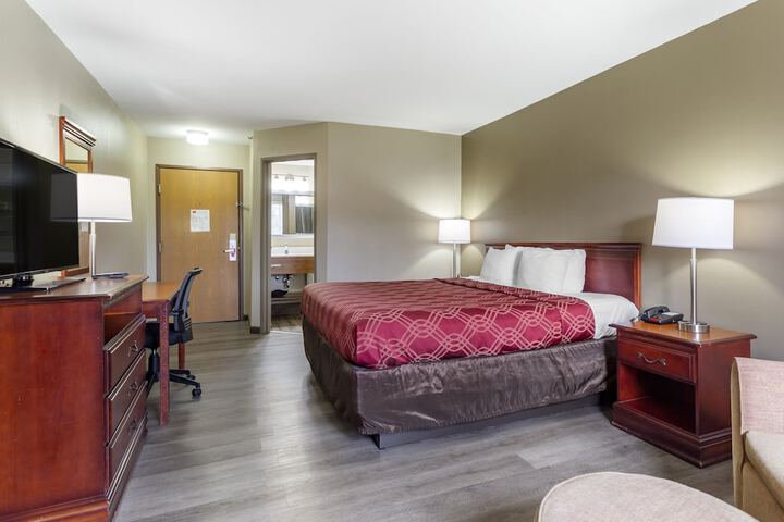 1 King Bed (6 of 6)