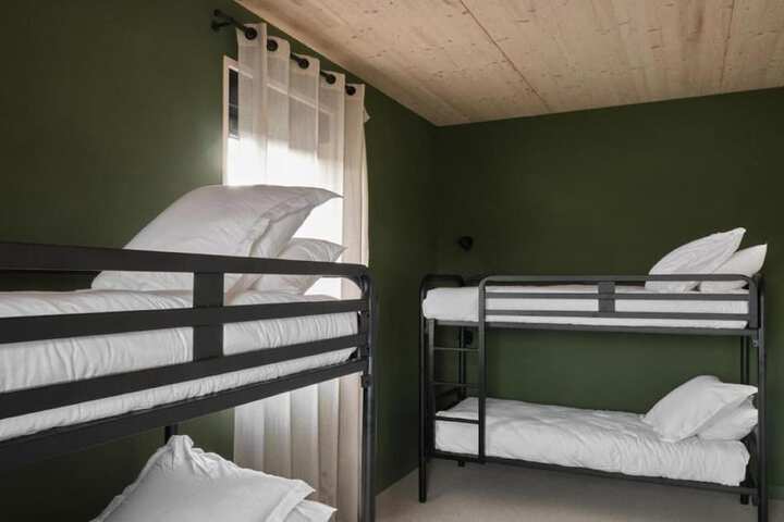 Room 12 of 25