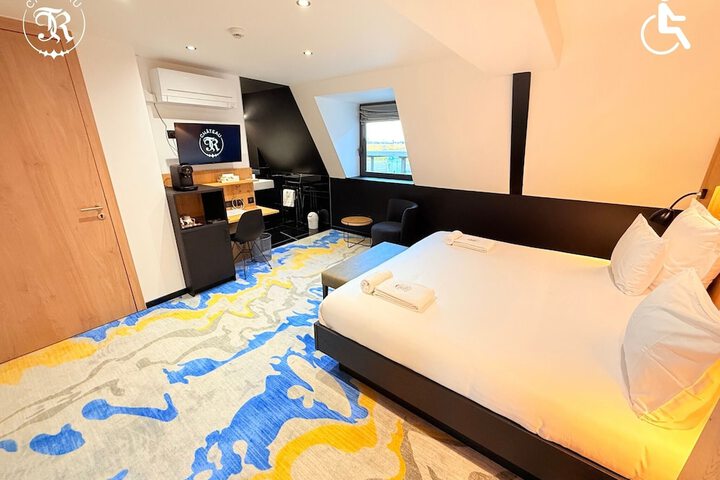 Room 106 of 217