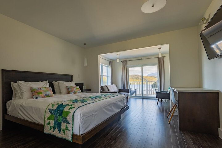 Room 4 of 17