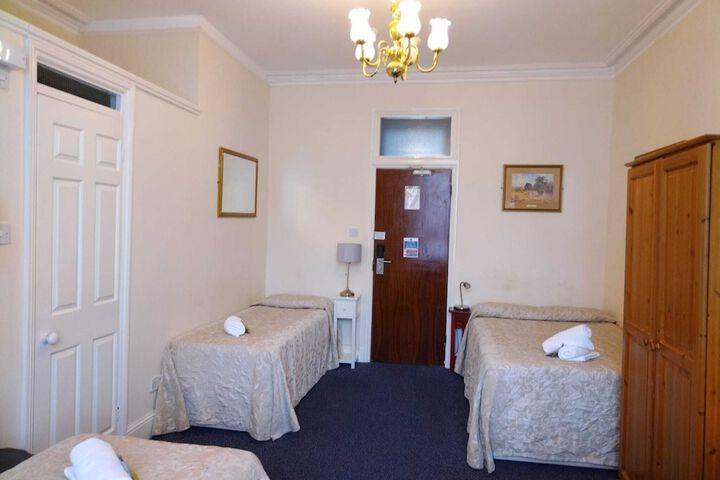 Room 36 of 283