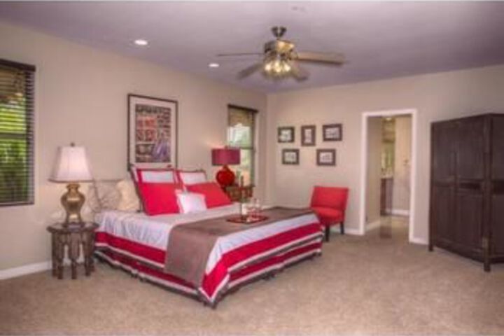 Room 28 of 103
