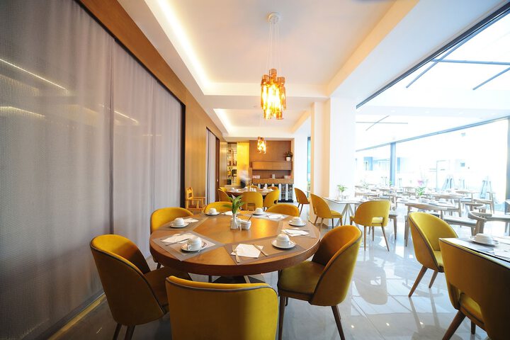 Dining 139 of 171