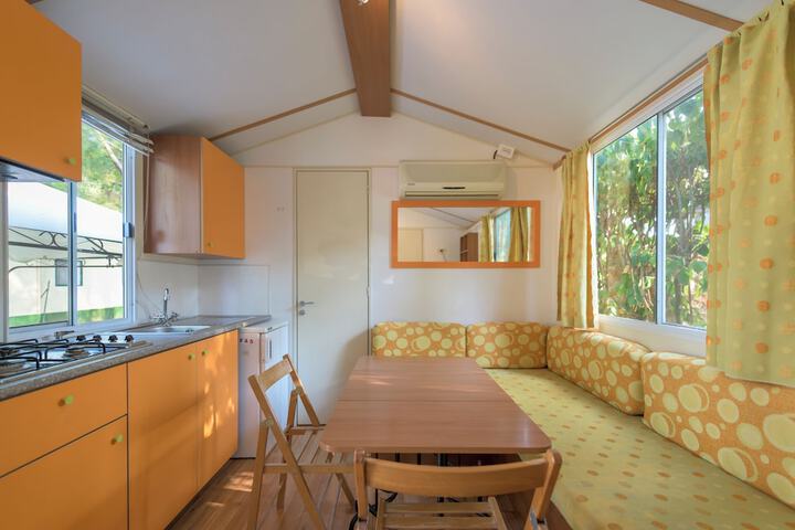 Room 14 of 32