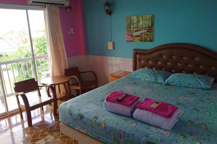 Room 37 of 79