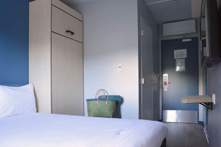 Room 7 of 44