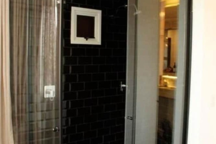 Room 44 of 105