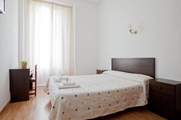 Room 8 of 38