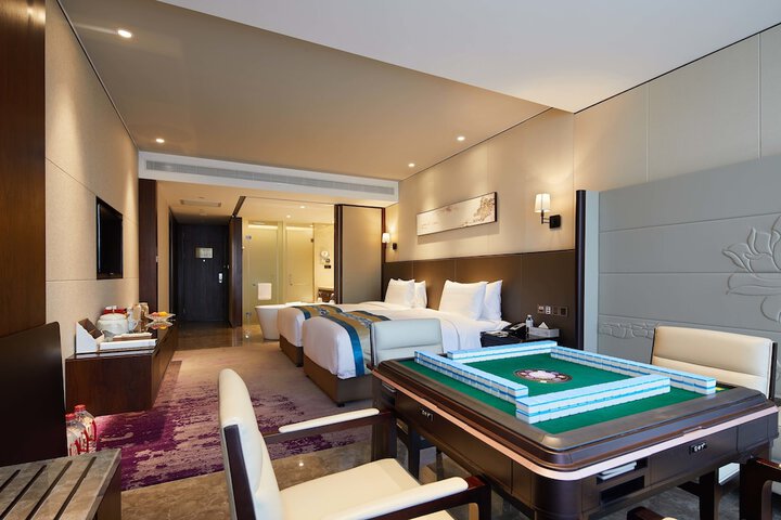 Room 34 of 93
