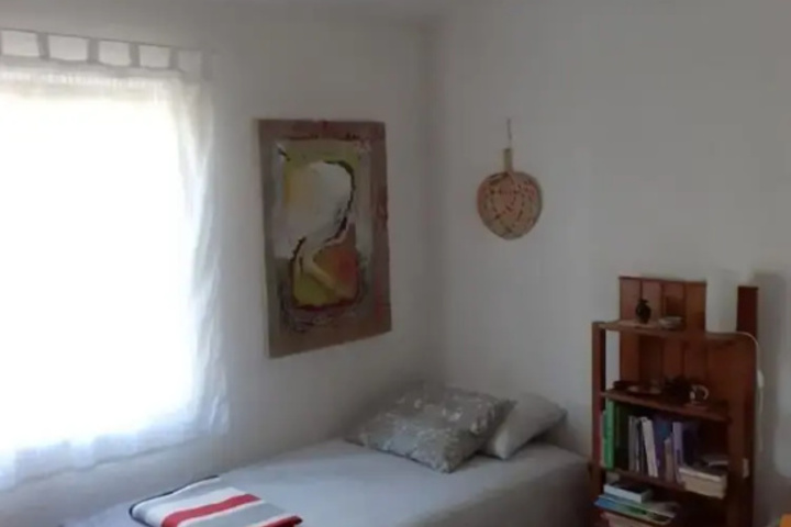 Room 6 of 16