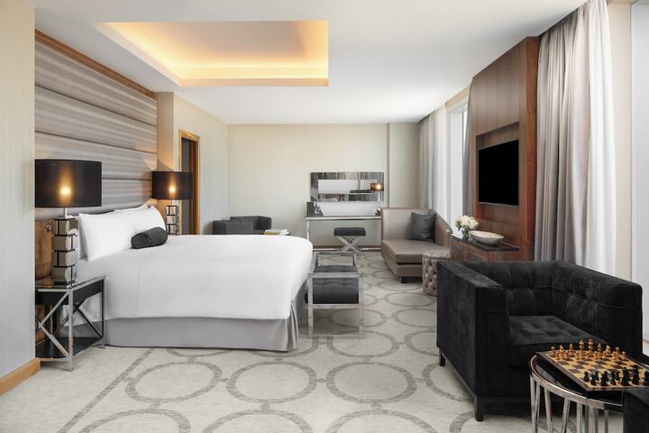 Room 78 of 347