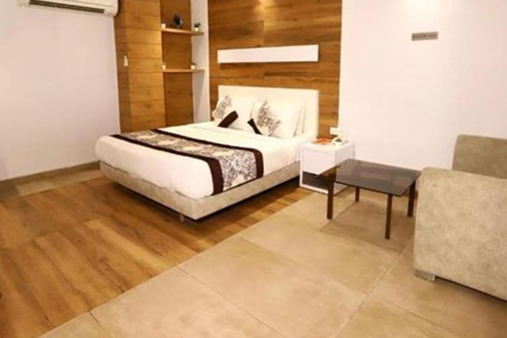 Room 12 of 19