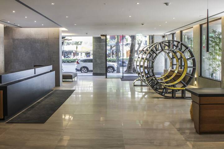 Guest Lobby