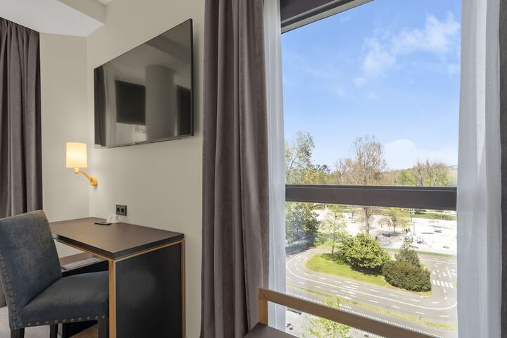Room 15 of 63
