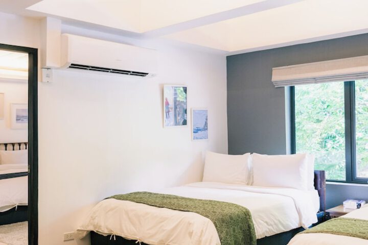 Room 40 of 89