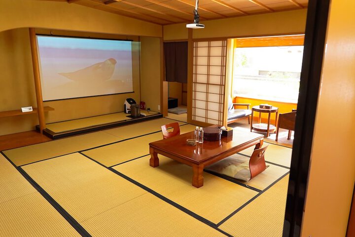 Room 6 of 22