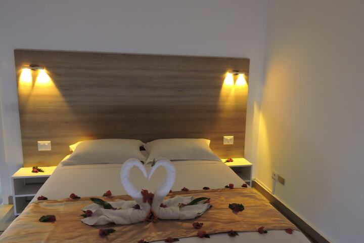 Room 12 of 68