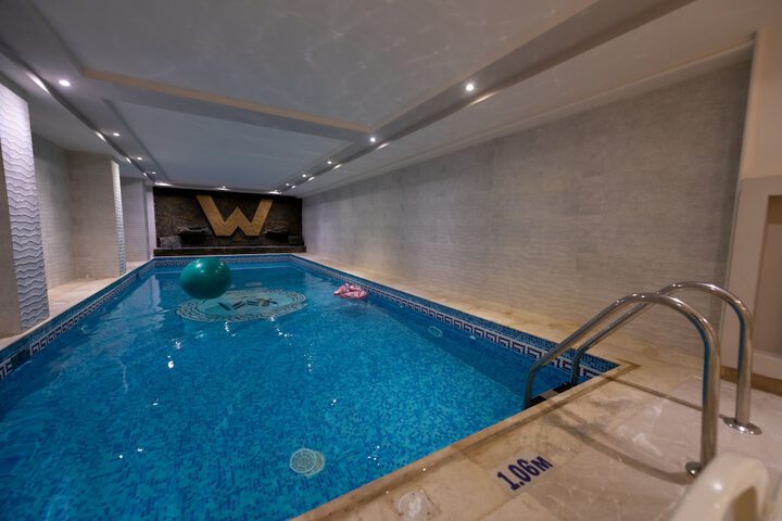 Pool 38 of 76