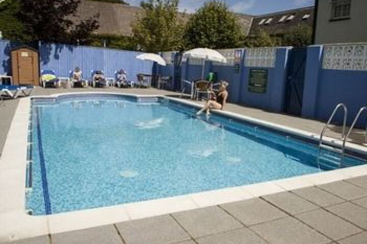 Pool 35 of 40