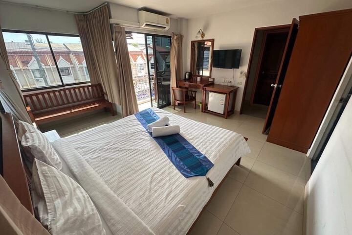 Room 8 of 31