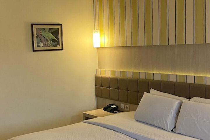 Room 13 of 39