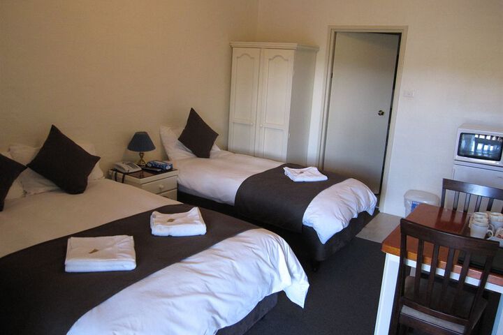 Room 5 of 13