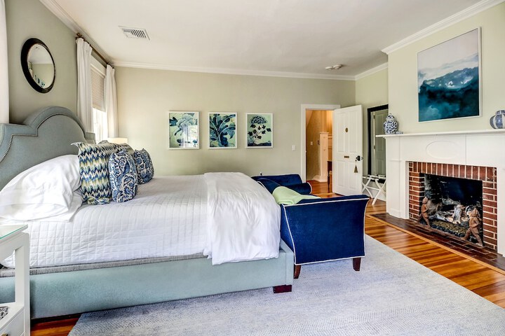 Room 9 of 48