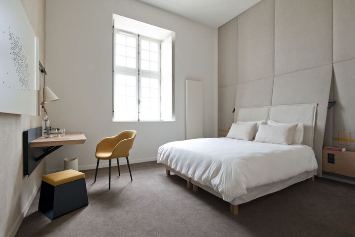 Room 11 of 49