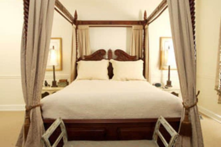 Room 13 of 63