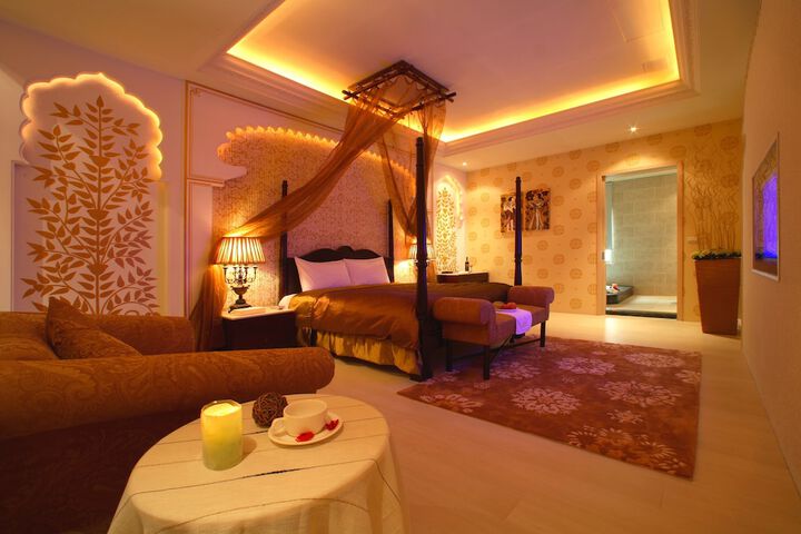 Room 8 of 21