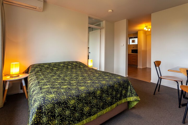 Room 4 of 25